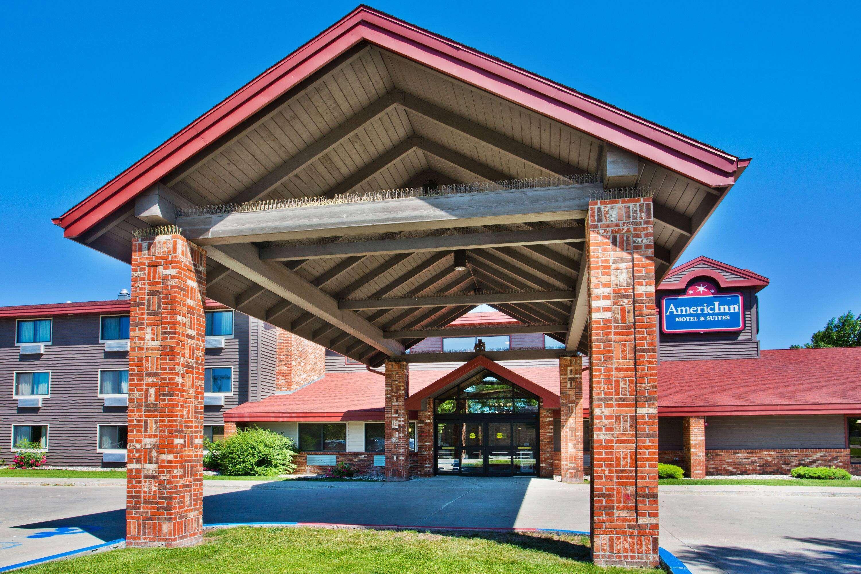 Americinn By Wyndham Grand Forks Exterior photo